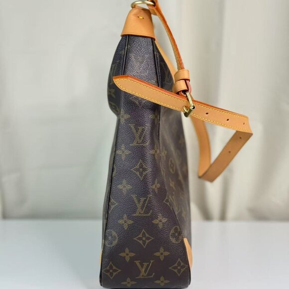 Louis Vuitton Monogram Canvas Shoulder Bag Classic Design with Brown Handles - Picture 4 of 9